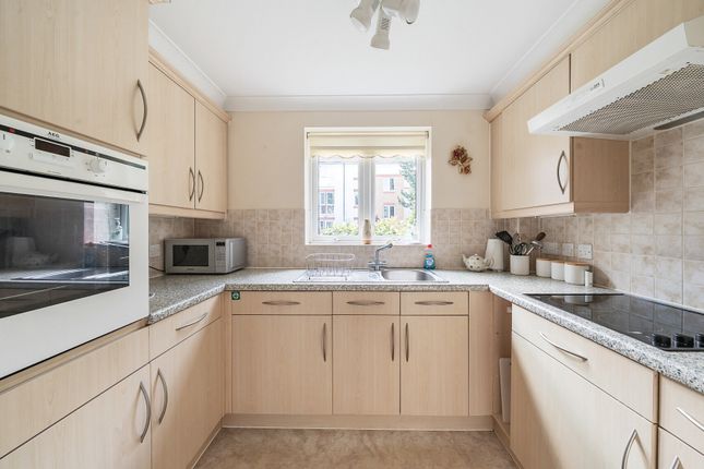 8 St. Michaels Court,, Cheltenham Road, Cheltenham photo 2