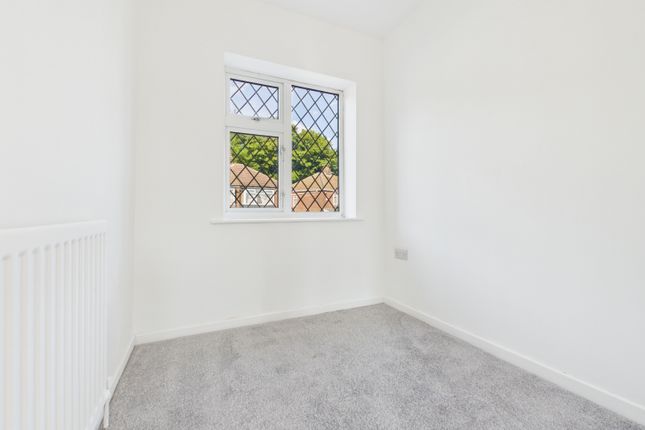 23, KINGSTON GARDENS, HYDE photo 2