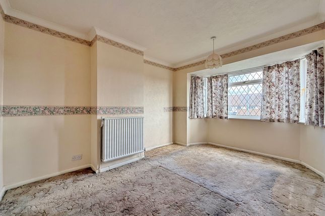 33, Manor Crescent, Portsmouth photo 4