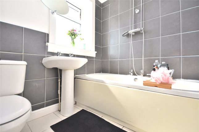 16, Hansby Avenue, West Yorkshire photo 4