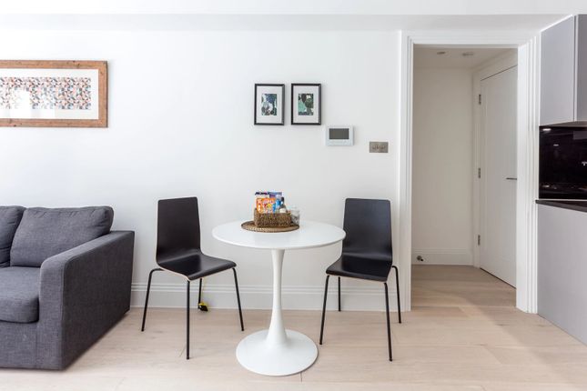 Thumbnail Flat to rent in Bourlet Close, London