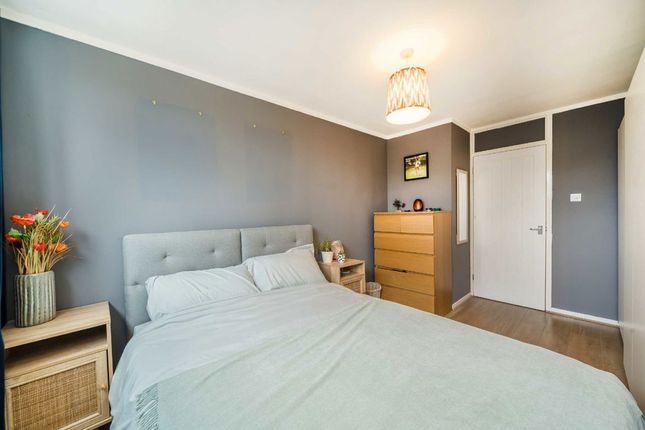 13, Prague Place, London photo 2