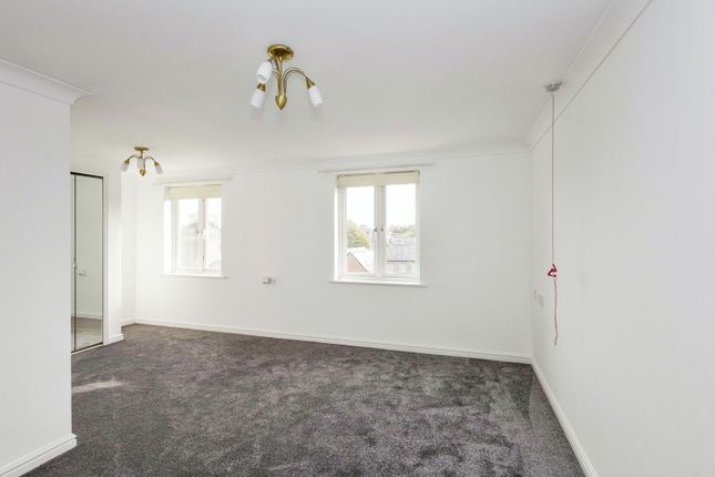 Flat for sale in Springwell, Havant, Hampshire