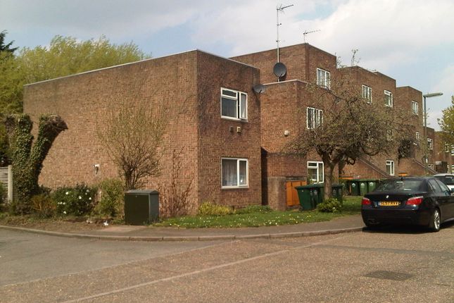 Thumbnail Flat for sale in Whitley Close, Staines