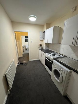 1-bed maisonette on 80A, Braemar Ave, London, £275,000