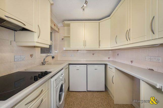 9, Clarendon Mews, Bexley photo 4