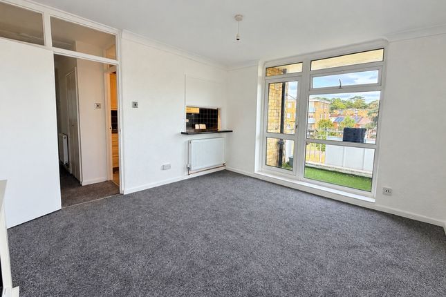 25 Burke Drive, Southampton photo 3