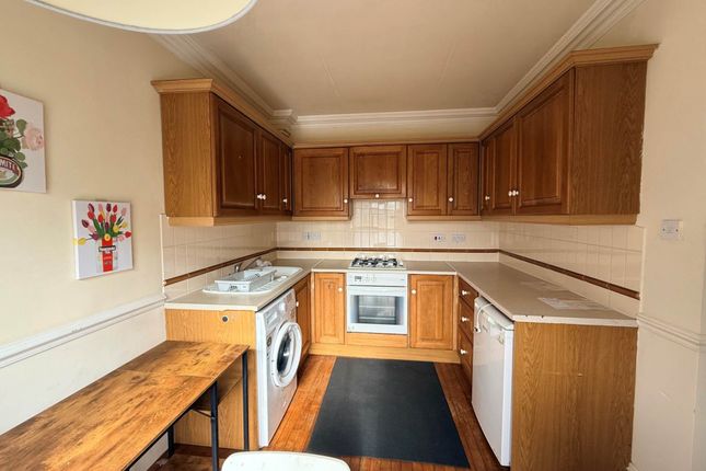 Apartment F3, Ashgrove House, Elland photo 5