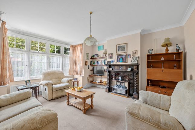 19, Keswick Avenue, London photo 3