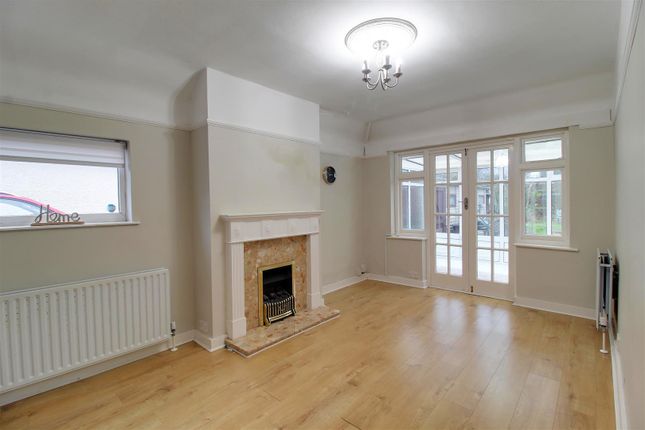46, Strafford Gate, Potters Bar photo 2