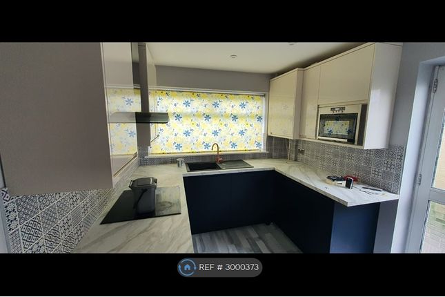 The Crescent, Earley, Reading photo 3