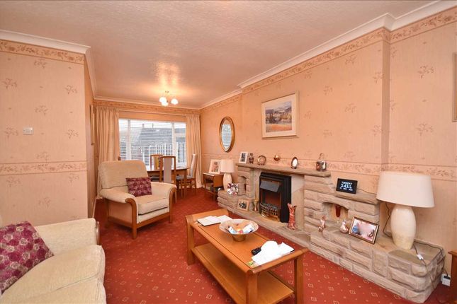 12, Hurn Grove, Chorley photo 3