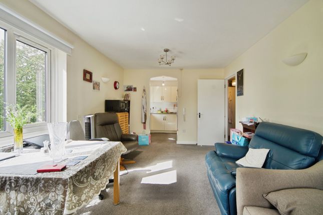 Flat 28, Oak Lodge, 56, Cambridge Road, London photo 4