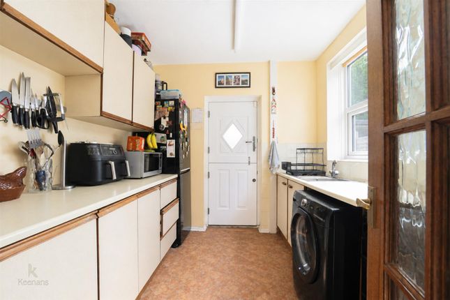 22, Sycamore Avenue, Heywood photo 4