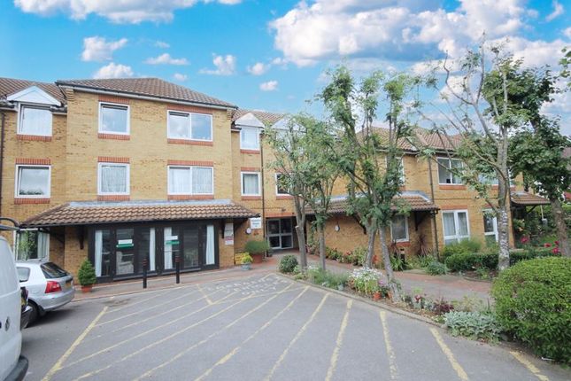 Flat for sale in Wembley Park Drive, Wembley