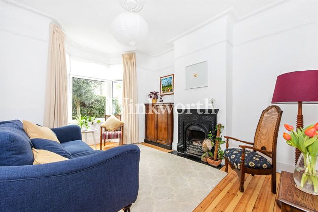 Thumbnail Terraced house to rent in Roslyn Road, London