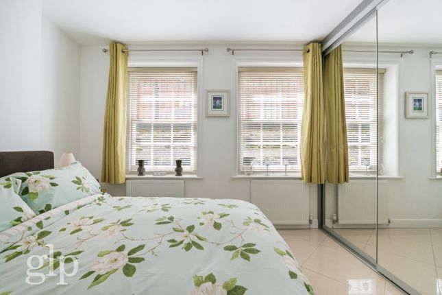 Flat for sale in Cranfield Court, Homer Street, London, Greater London