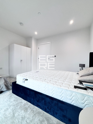 Flat 29, Darter House, London photo 4