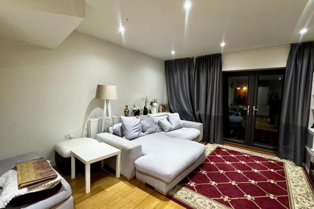 23, Potters Road, Southall photo 4