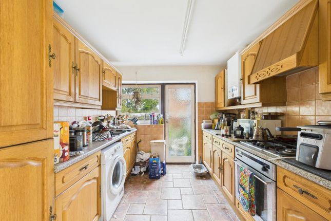 14, Alyson Way, Bridgend photo 2