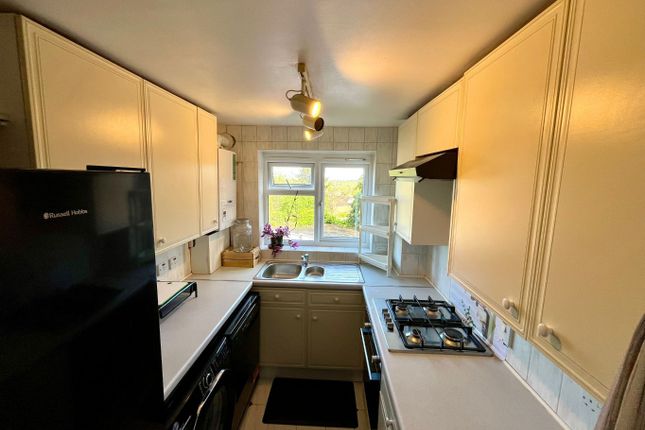 Flat to rent in Claybury, Bushey, Hertfordshire