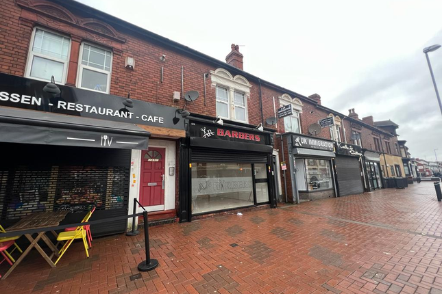 Retail premises to let in Bearwood Road, Smethwick
