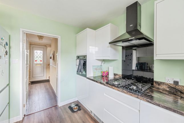 11, Farlington Close, Hull photo 4