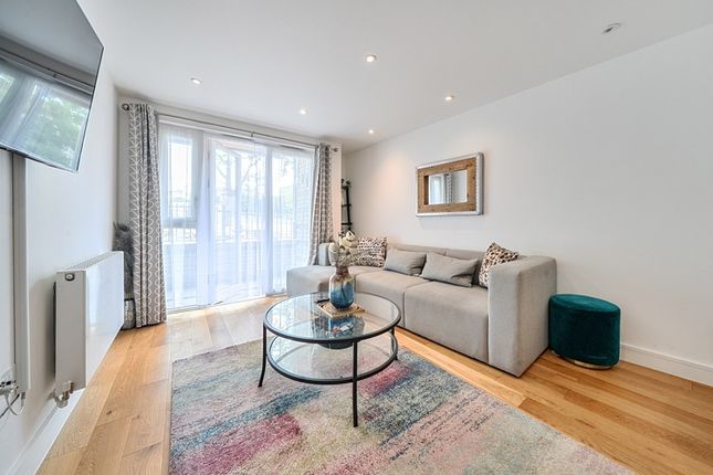 Fairbourne Road, Clapham photo 4