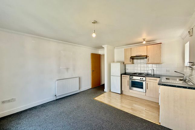 4 - 6, SOUTHSEA photo 4