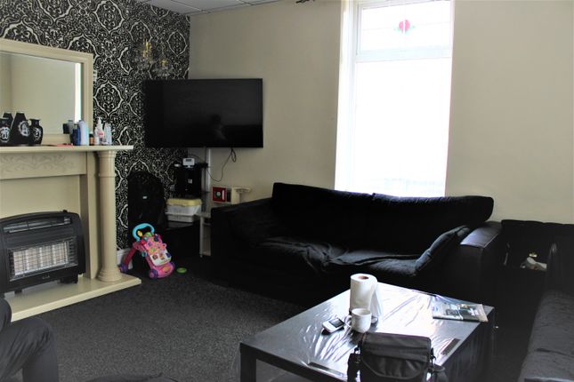 End terrace house for sale in Farcliffe Place, Bradford