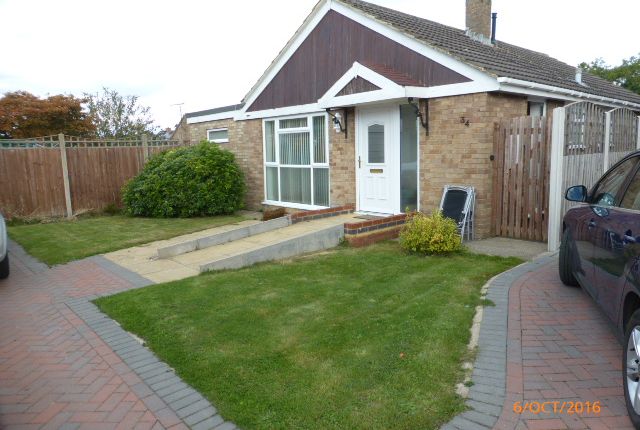 2 bed detached bungalow to rent in Kayte Close, Bishops Cleeve, Cheltenham GL52