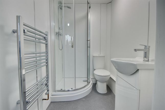 Thumbnail Room to rent in Canal Walk, Portsmouth