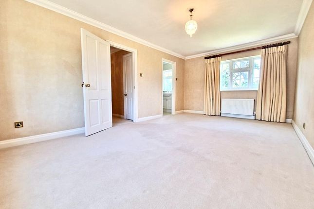 Detached house to rent in Chalfont Drive, Hove