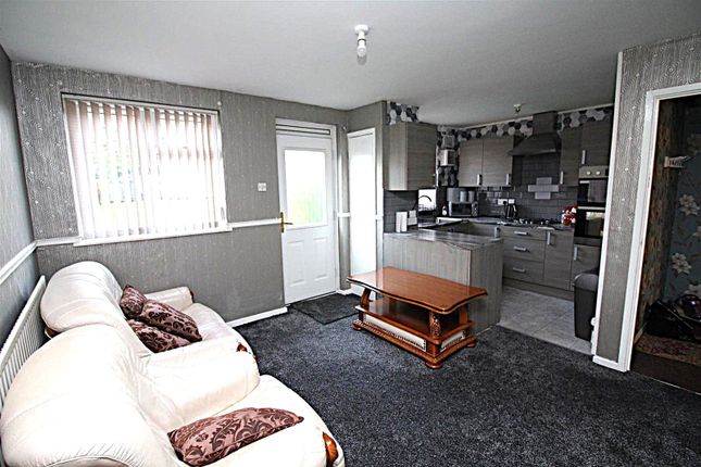 12, Dalston Close, Dudley photo 4