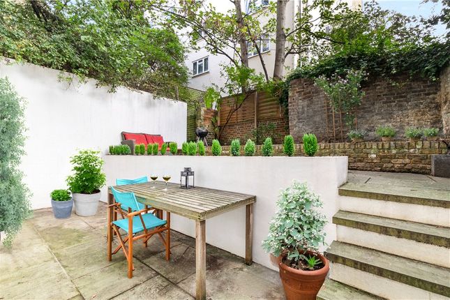 Thumbnail Flat for sale in Courtside, Earls Court, London
