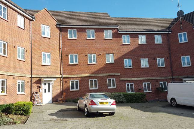 Thumbnail Flat to rent in Dovedale, Swindon