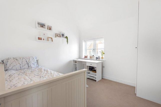 Flat for sale in Outfield Crescent, Wokingham