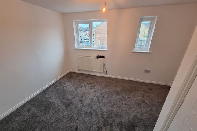 End terrace house to rent in Elizabeth Close, Wellingborough, Northamptonshire.