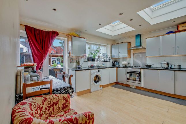 67, Gresham Road, London photo 4