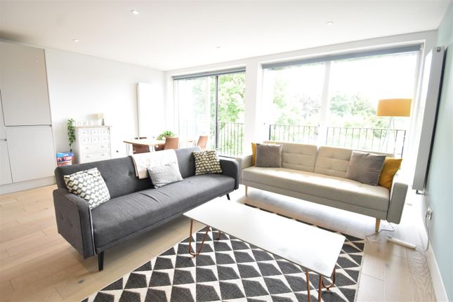 Flat 3, 55, Wolsey Road, Esher photo 2