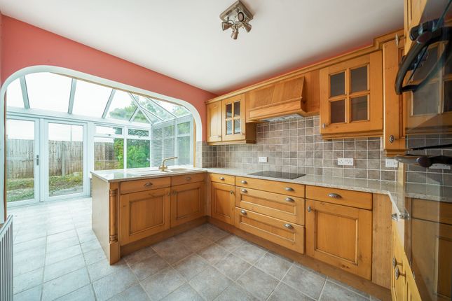 18 Conway Drive, Bognor Regis photo 2