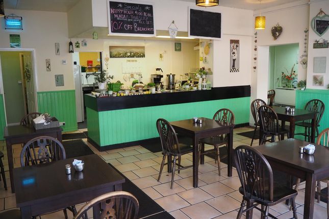 Thumbnail Restaurant/cafe for sale in Cafe &amp; Sandwich Bars LL11, Wrexham County Borough