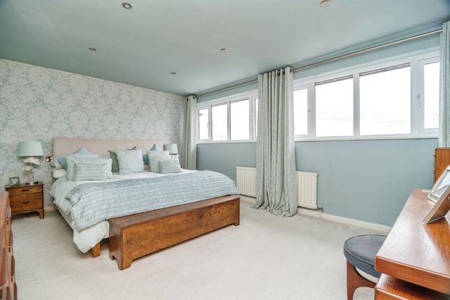Town house for sale in Little Meadow, Chelmsford