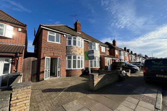 Thumbnail Semi-detached house to rent in Staveley Road, Leicester