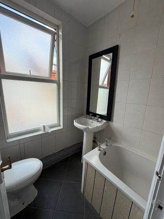 Bayswater Terrace, Leeds photo 4