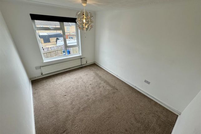 Flat to rent in Taylifers, Harlow