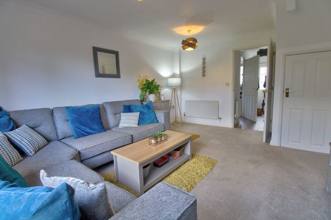 15, Martinet Green, Ipswich photo 2