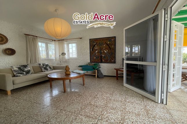 Villa for sale in Corralejo, Canary Islands, Spain