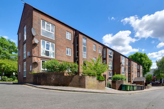 Thumbnail Flat for sale in Diploma Avenue, Diploma Court, East Finchley