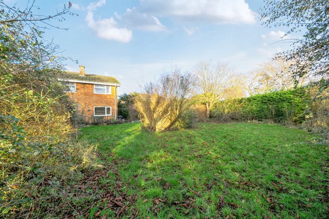 10, Alexander Close, Shefford photo 3